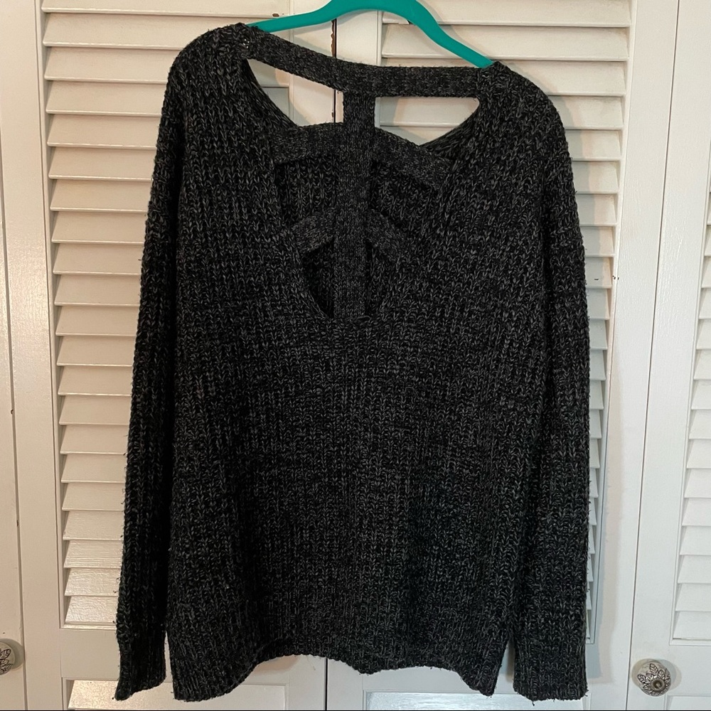 Windsor Sweater 🤍 - Picture 2 of 3